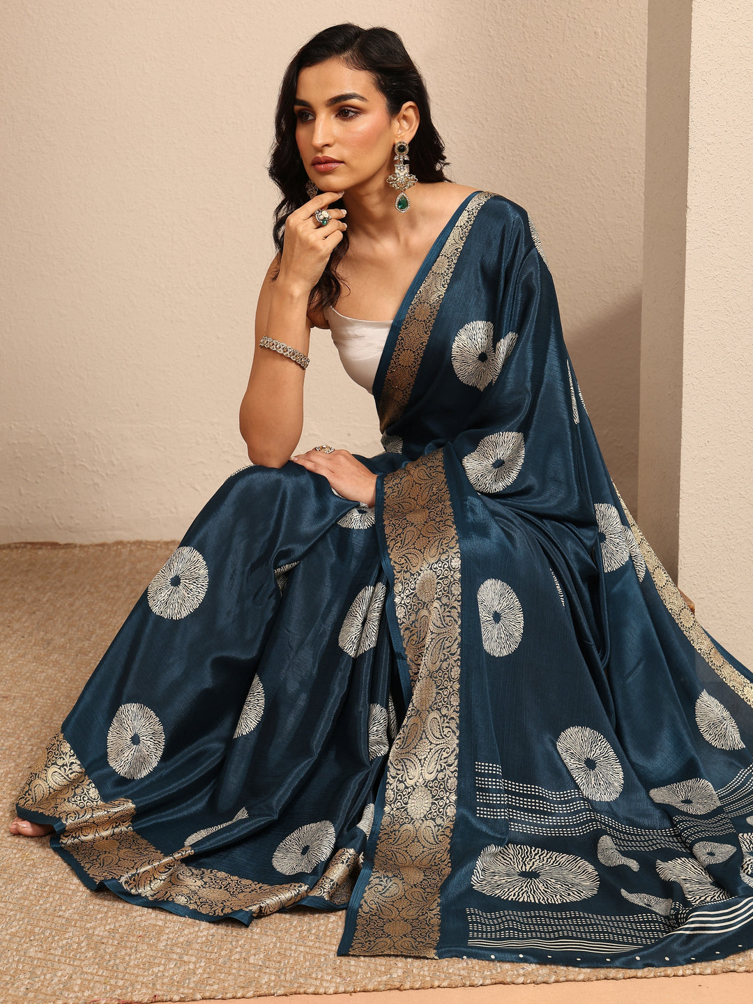 Navy Blue Geometric Printed Silk Blend Saree With Unstitched Blouse Piece