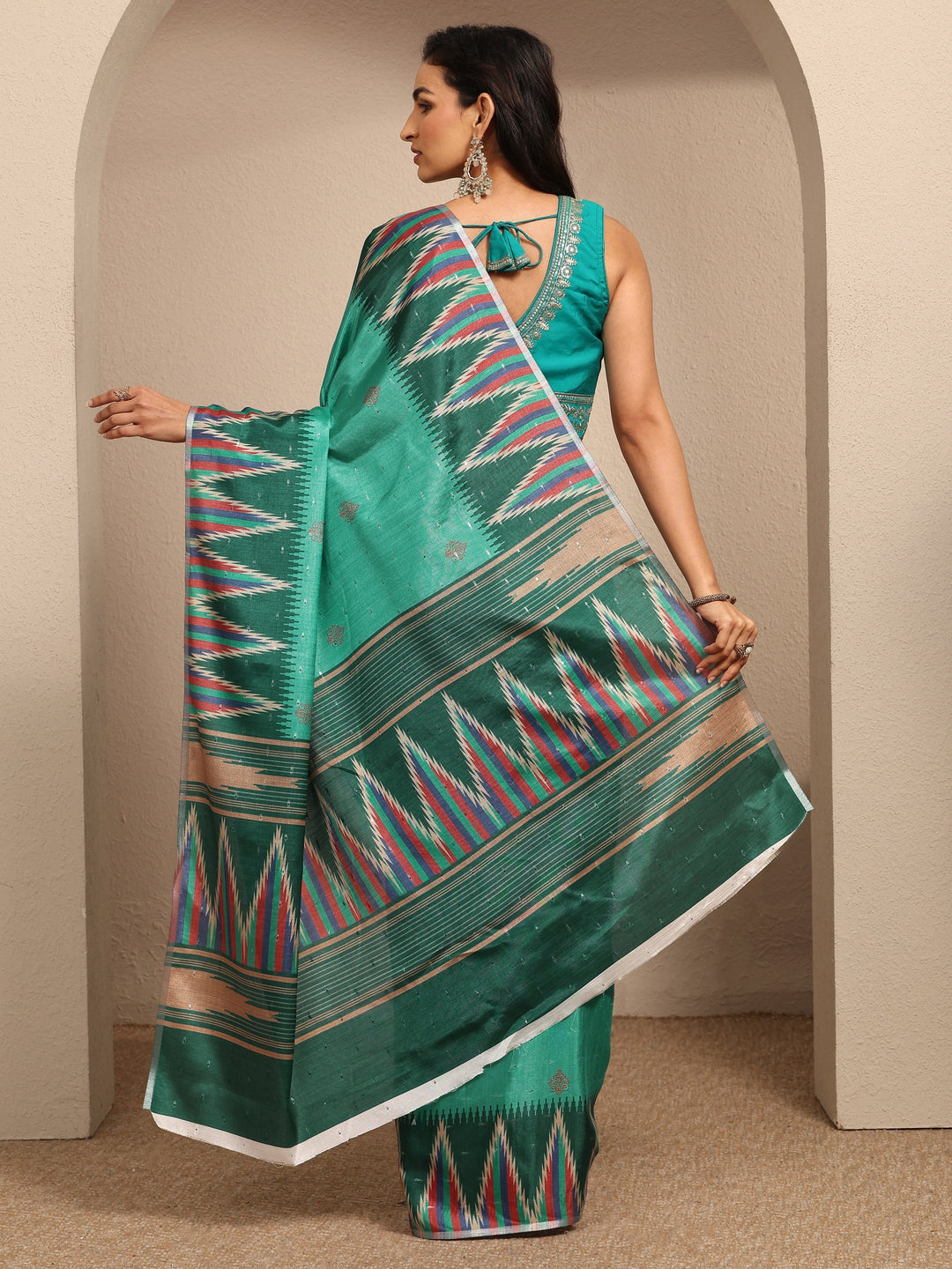 Green Printed Silk Blend Saree With Unstitched Blouse Piece