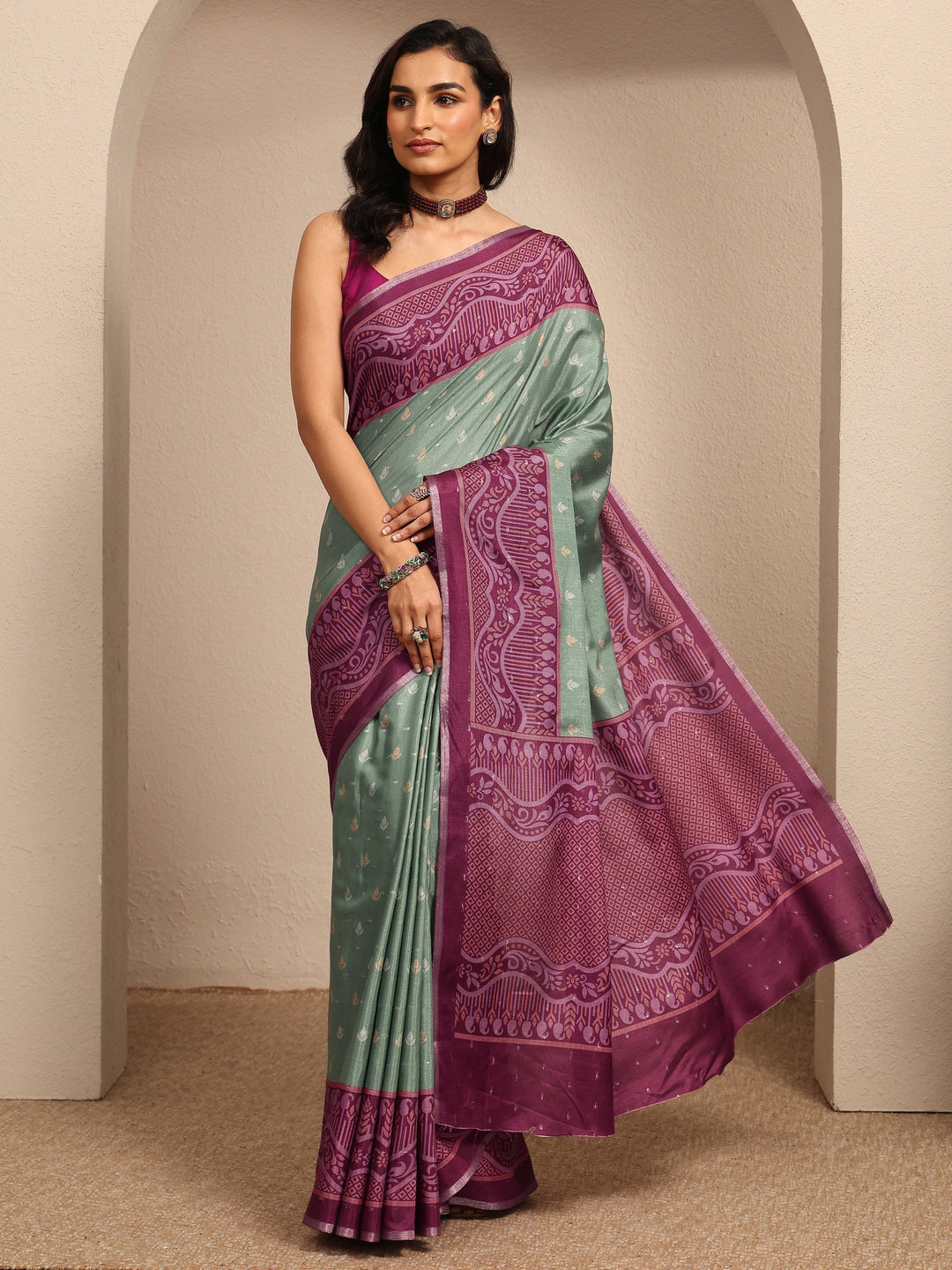 Green Printed Silk Blend Saree With Unstitched Blouse Piece