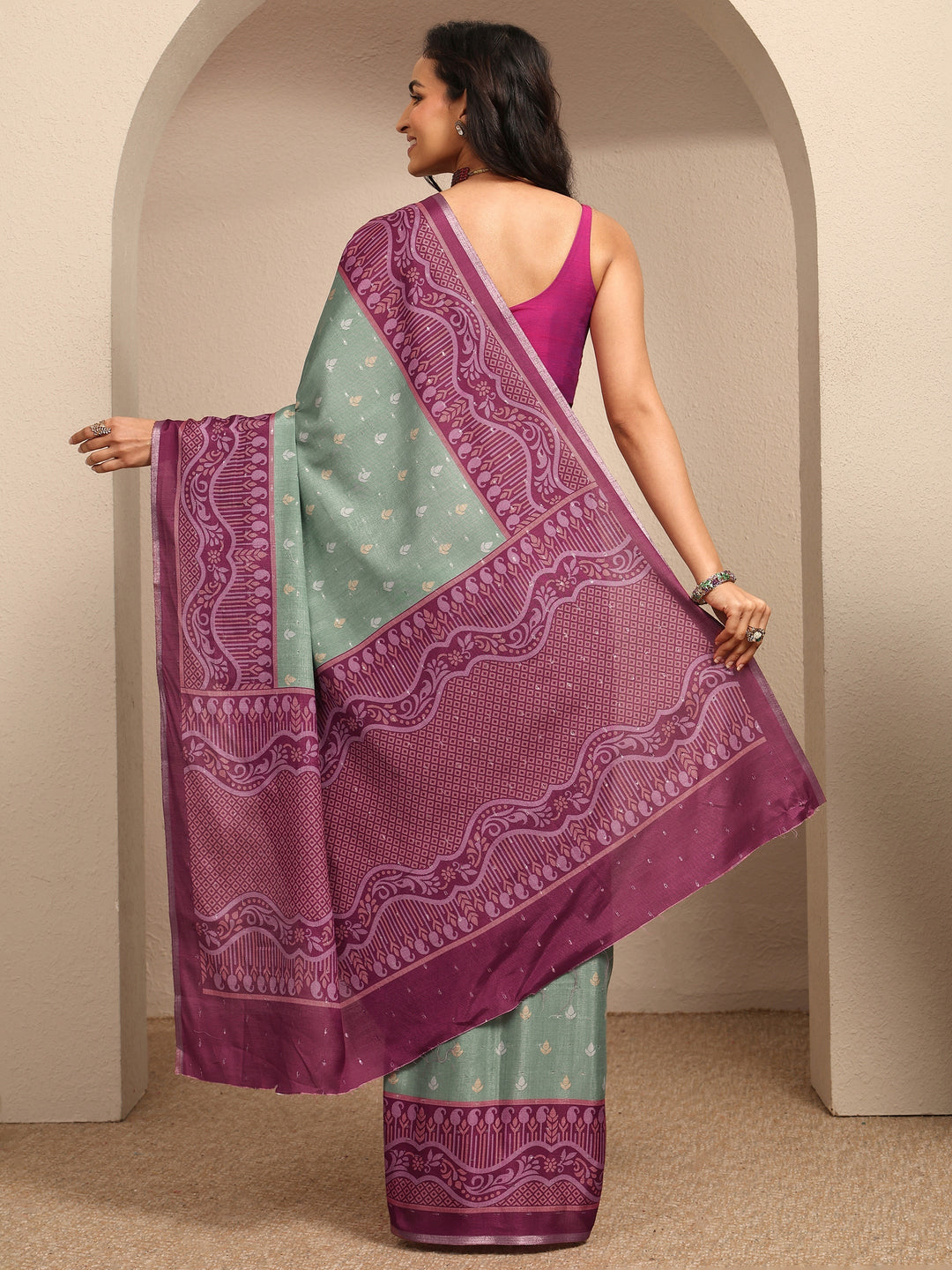 Green Printed Silk Blend Saree With Unstitched Blouse Piece