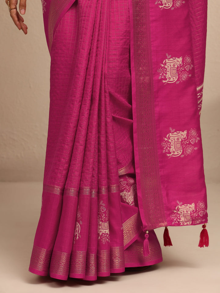 Magenta Embellished Silk Blend Saree With Unstitched Blouse Piece
