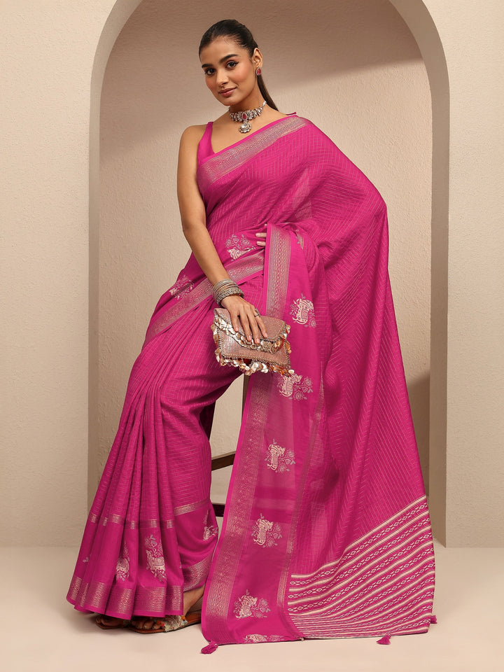 Magenta Embellished Silk Blend Saree With Unstitched Blouse Piece