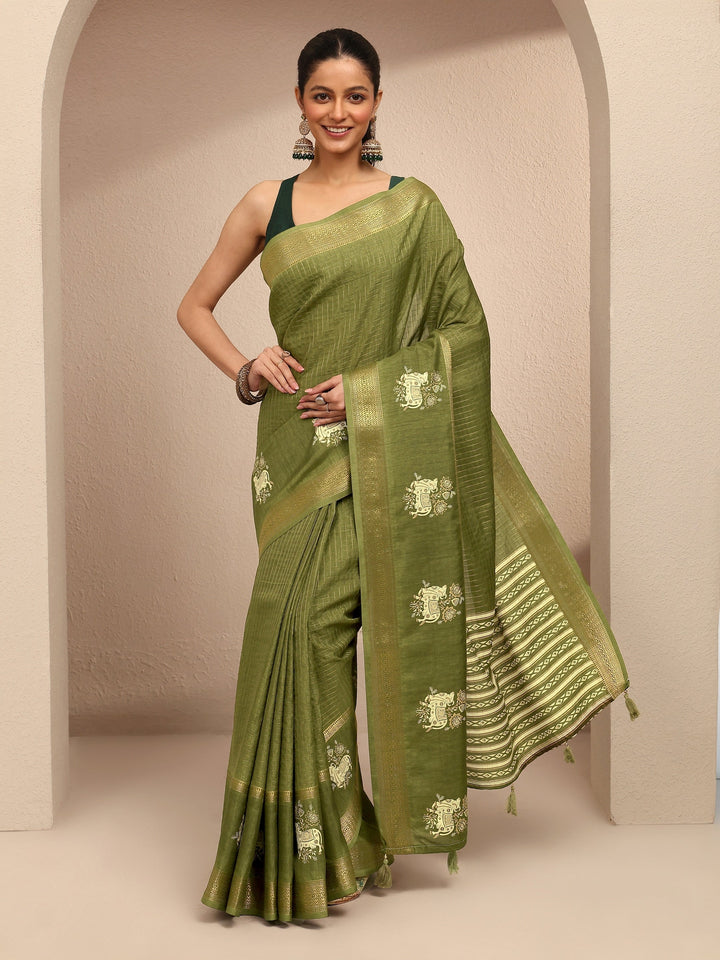 Green Embellished Silk Blend Saree With Unstitched Blouse Piece