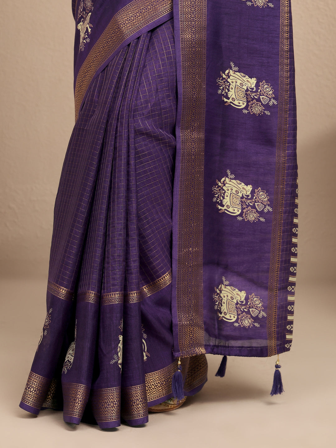 Purple Printed Silk Blend Saree With Unstitched Blouse Piece