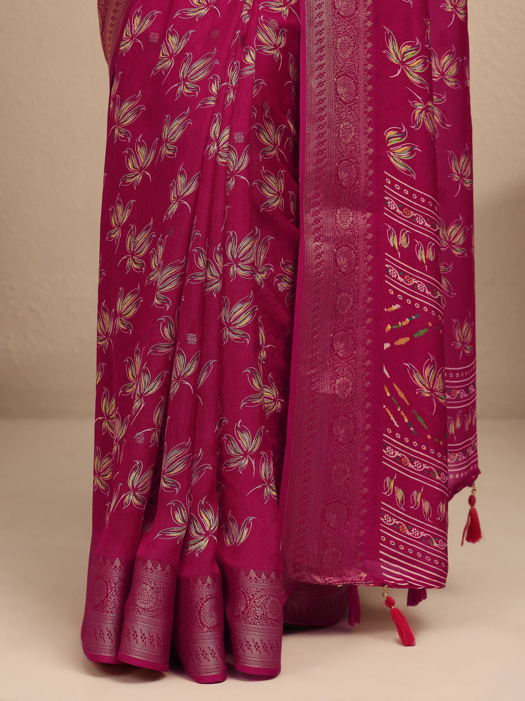 Pink Printed Silk Blend Saree With Unstitched Blouse Piece