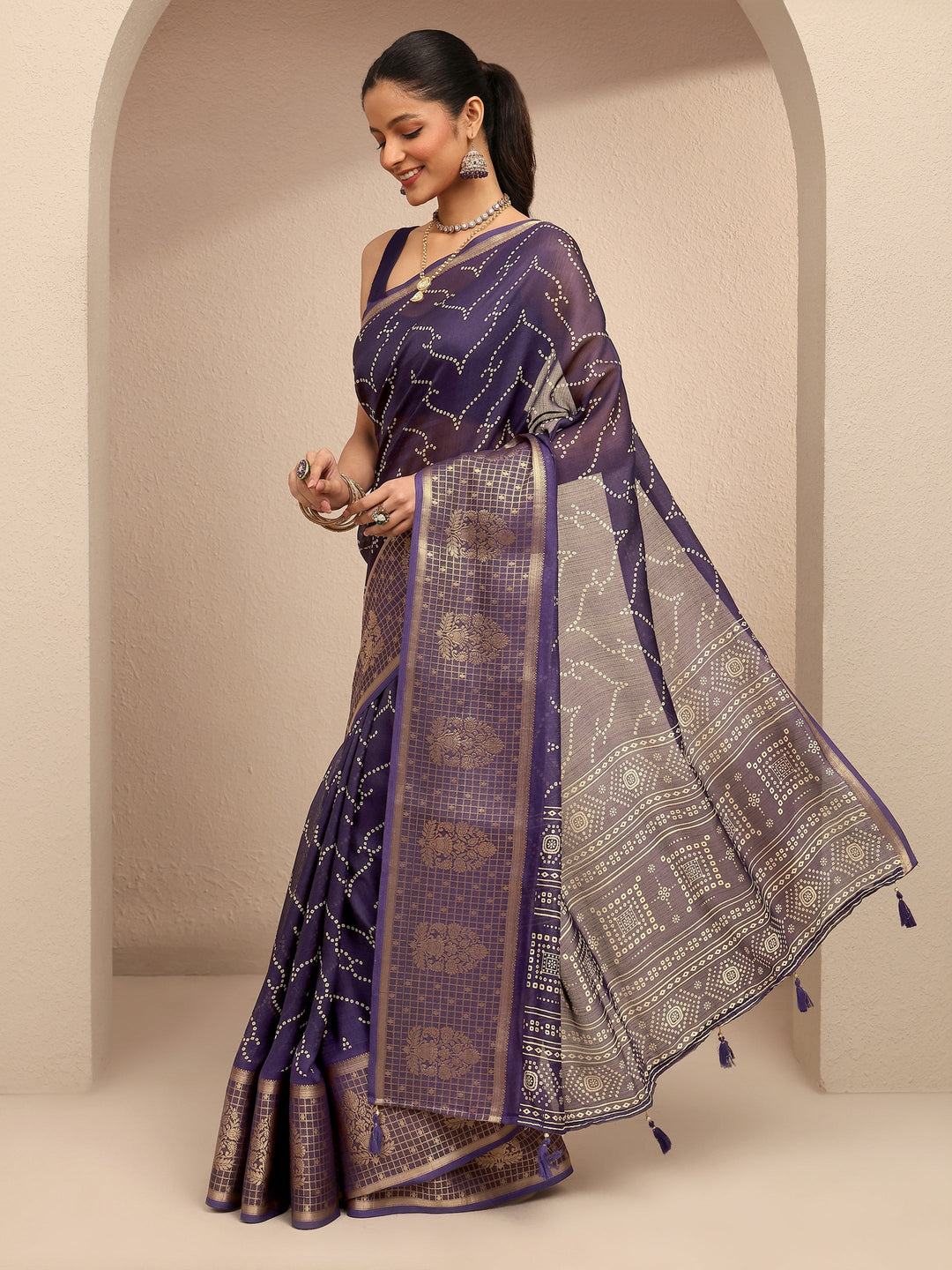 Purple Bandhani Printed Silk Blend Saree With Unstitched Blouse Piece