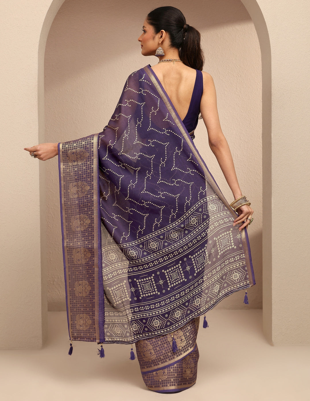 Purple Bandhani Printed Silk Blend Saree With Unstitched Blouse Piece