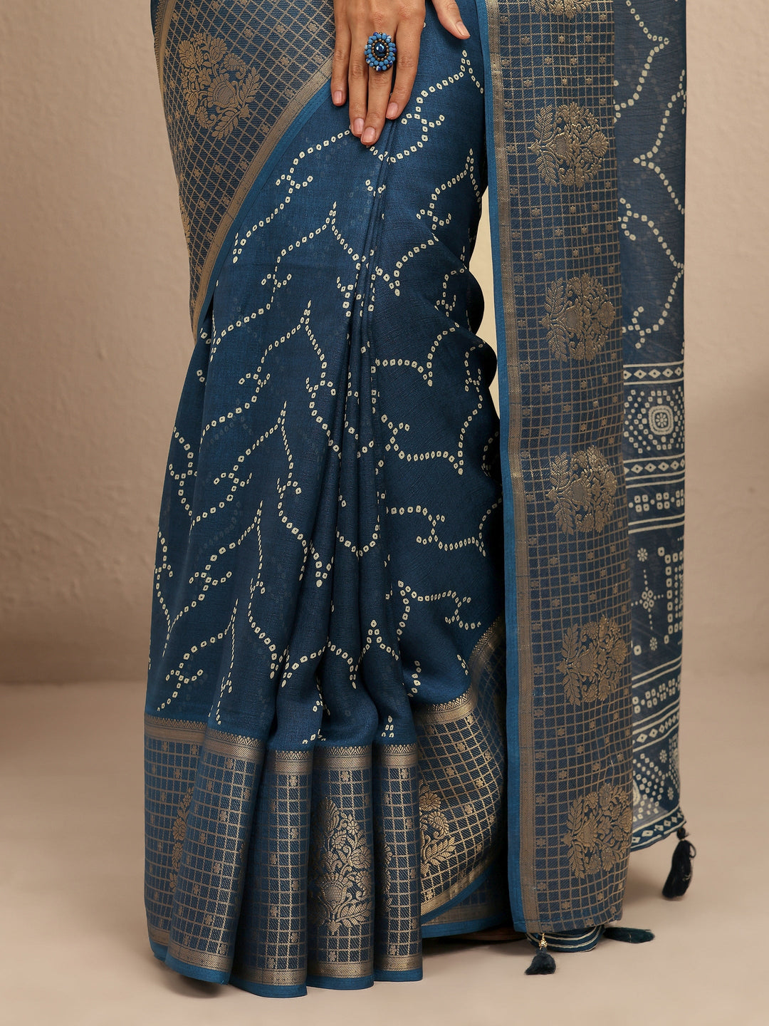 Navy Blue Bandhani Printed Silk Blend Saree With Unstitched Blouse Piece