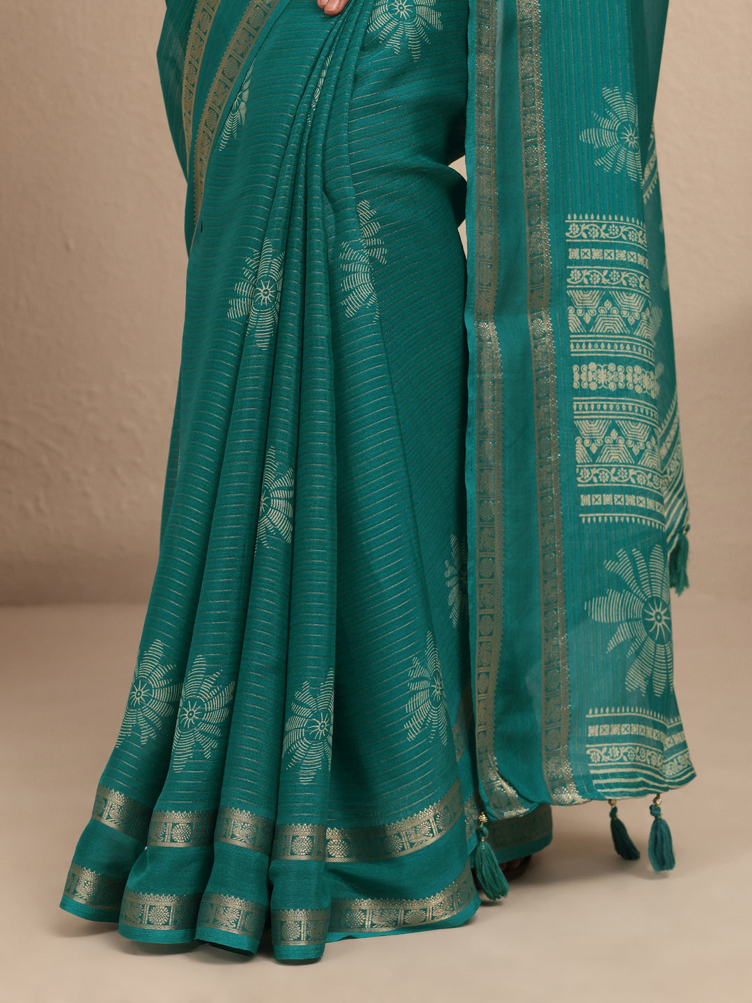 Green Printed Silk Blend Saree With Unstitched Blouse Piece
