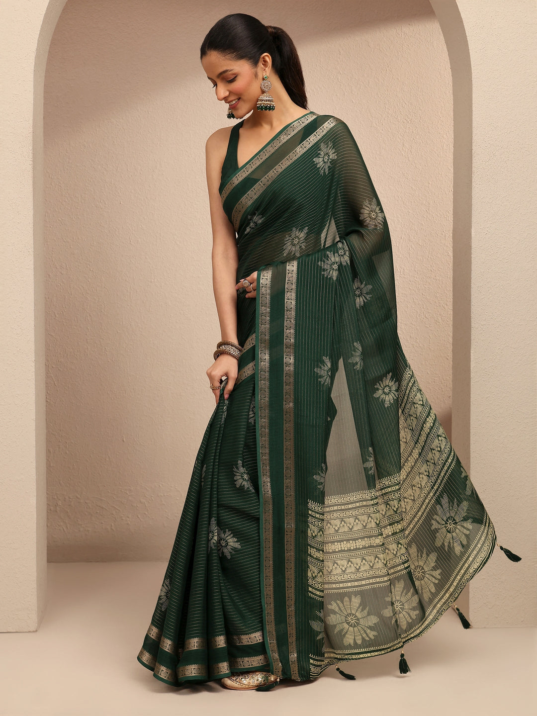 Green Printed Silk Blend Saree With Unstitched Blouse Piece