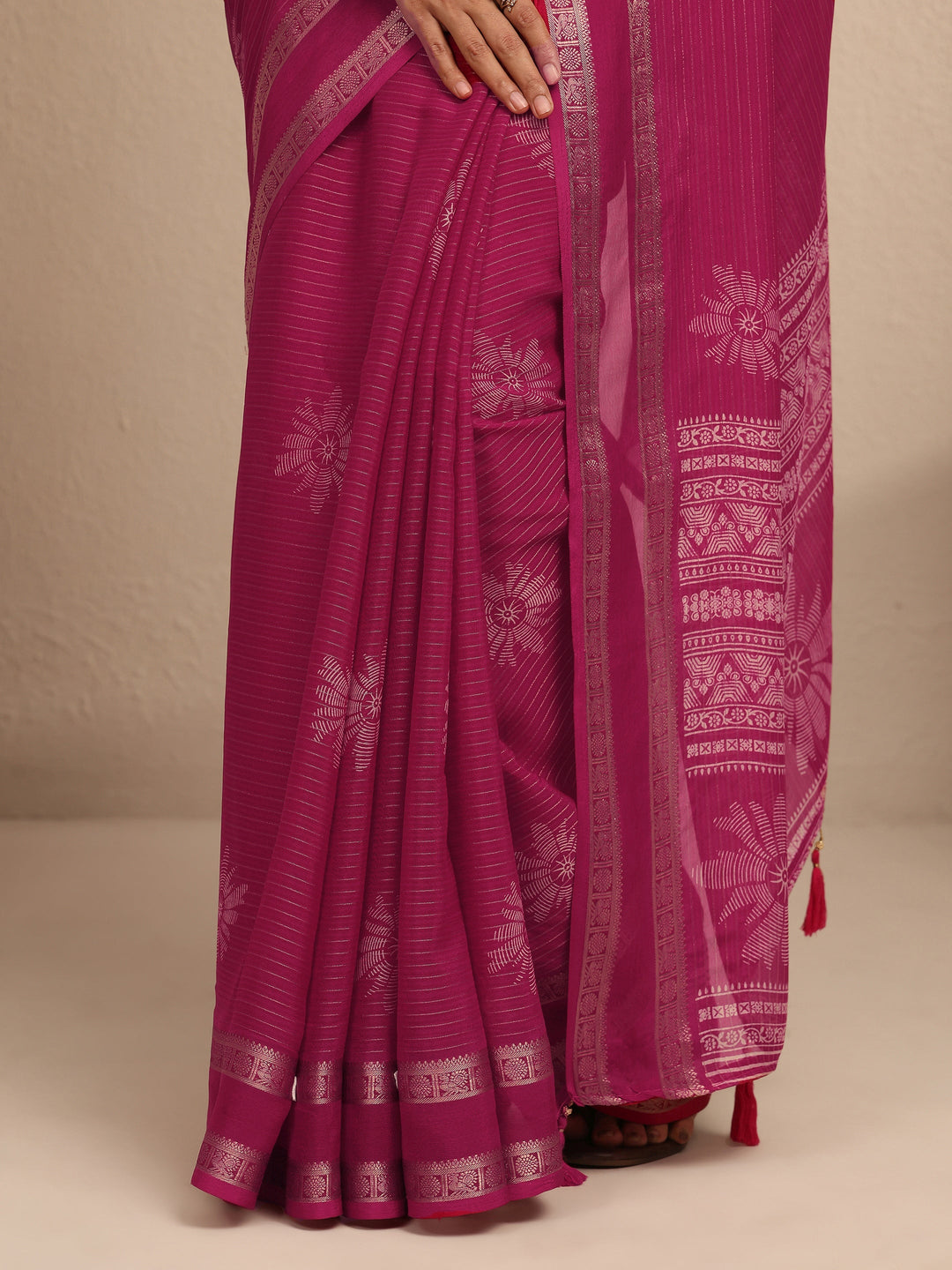 Pink Printed Silk Blend Saree With Unstitched Blouse Piece