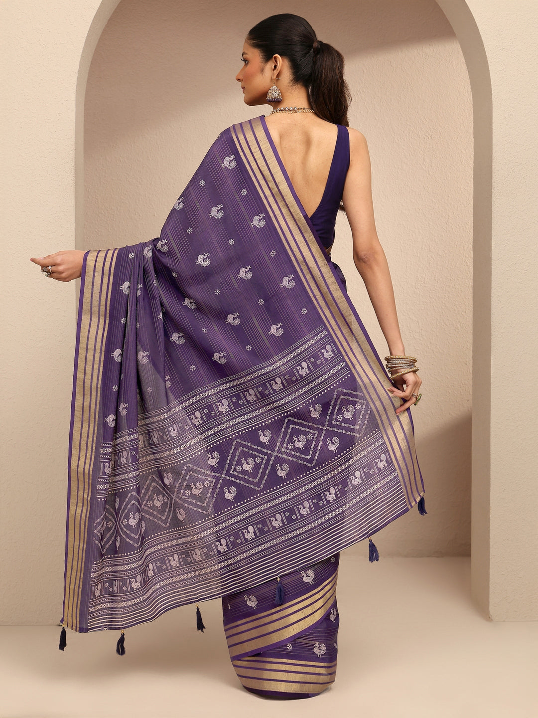 Purple Printed Silk Blend Saree With Unstitched Blouse Piece