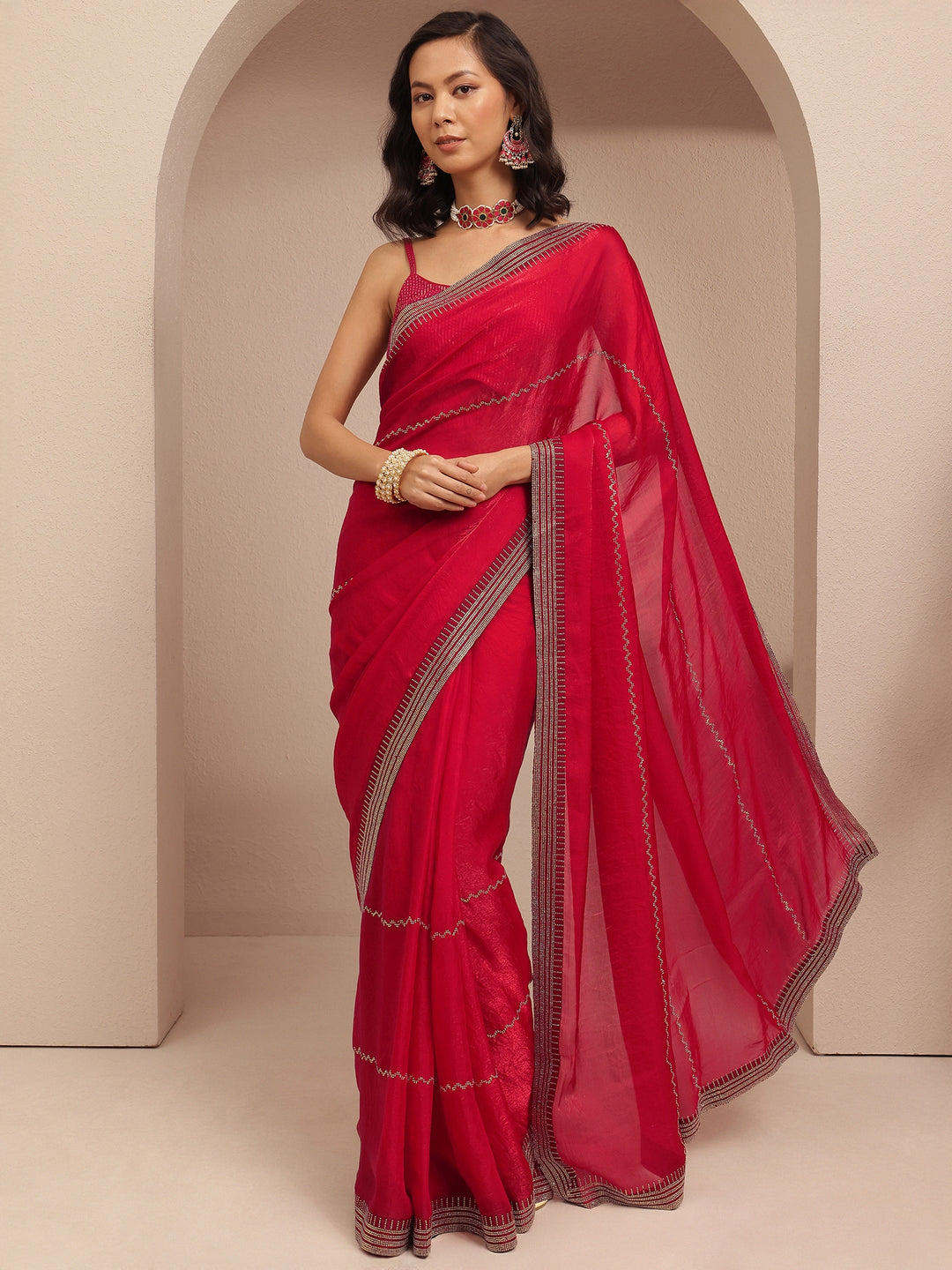 Red Embellished Silk Blend Saree With Unstitched Blouse Piece