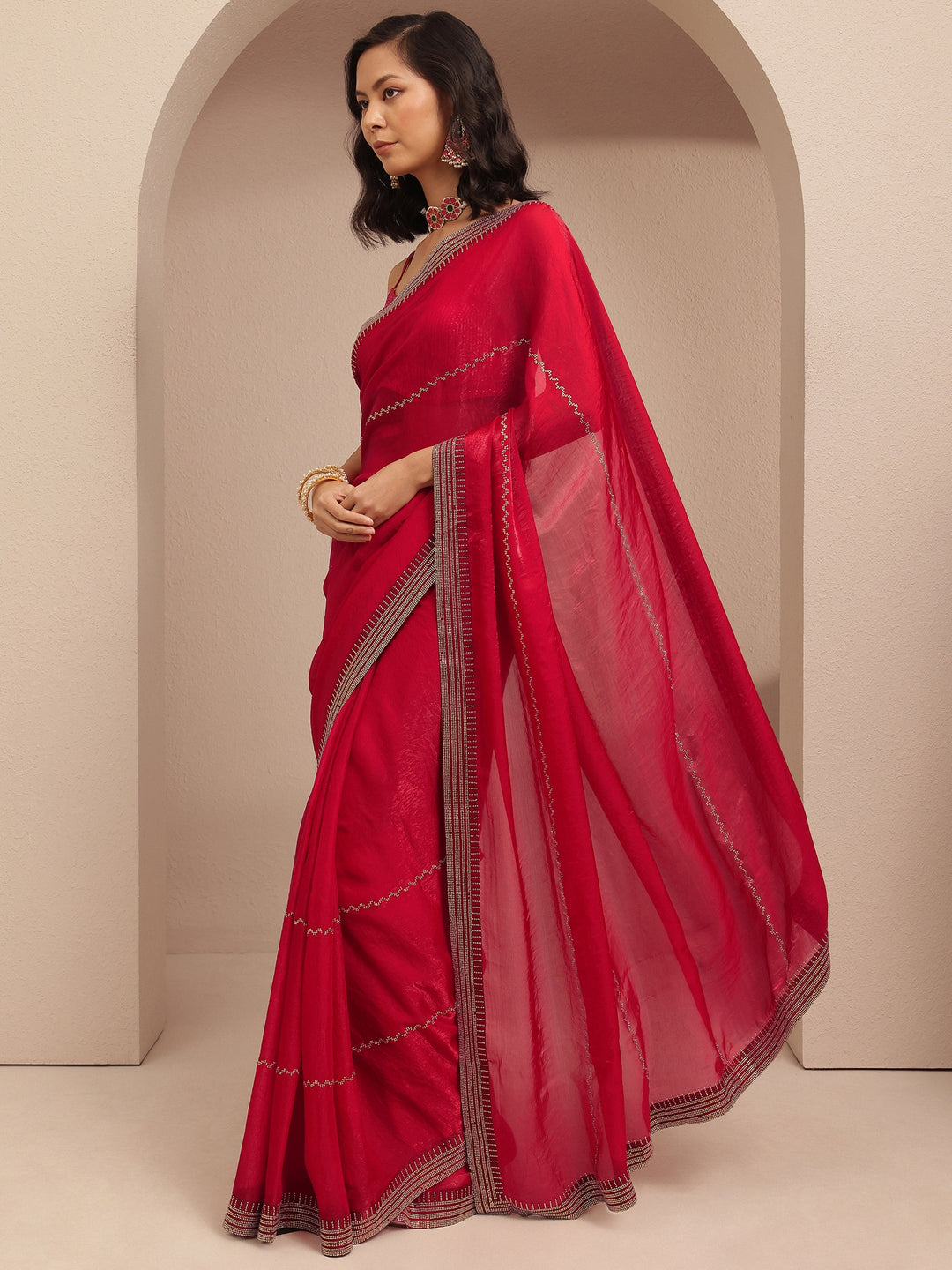 Red Embellished Silk Blend Saree With Unstitched Blouse Piece