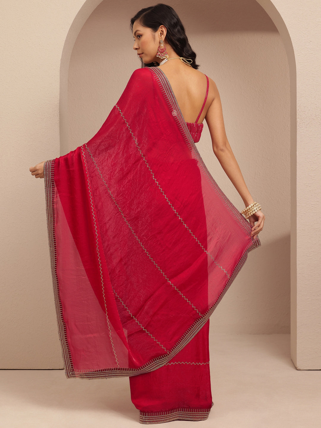 Red Embellished Silk Blend Saree With Unstitched Blouse Piece