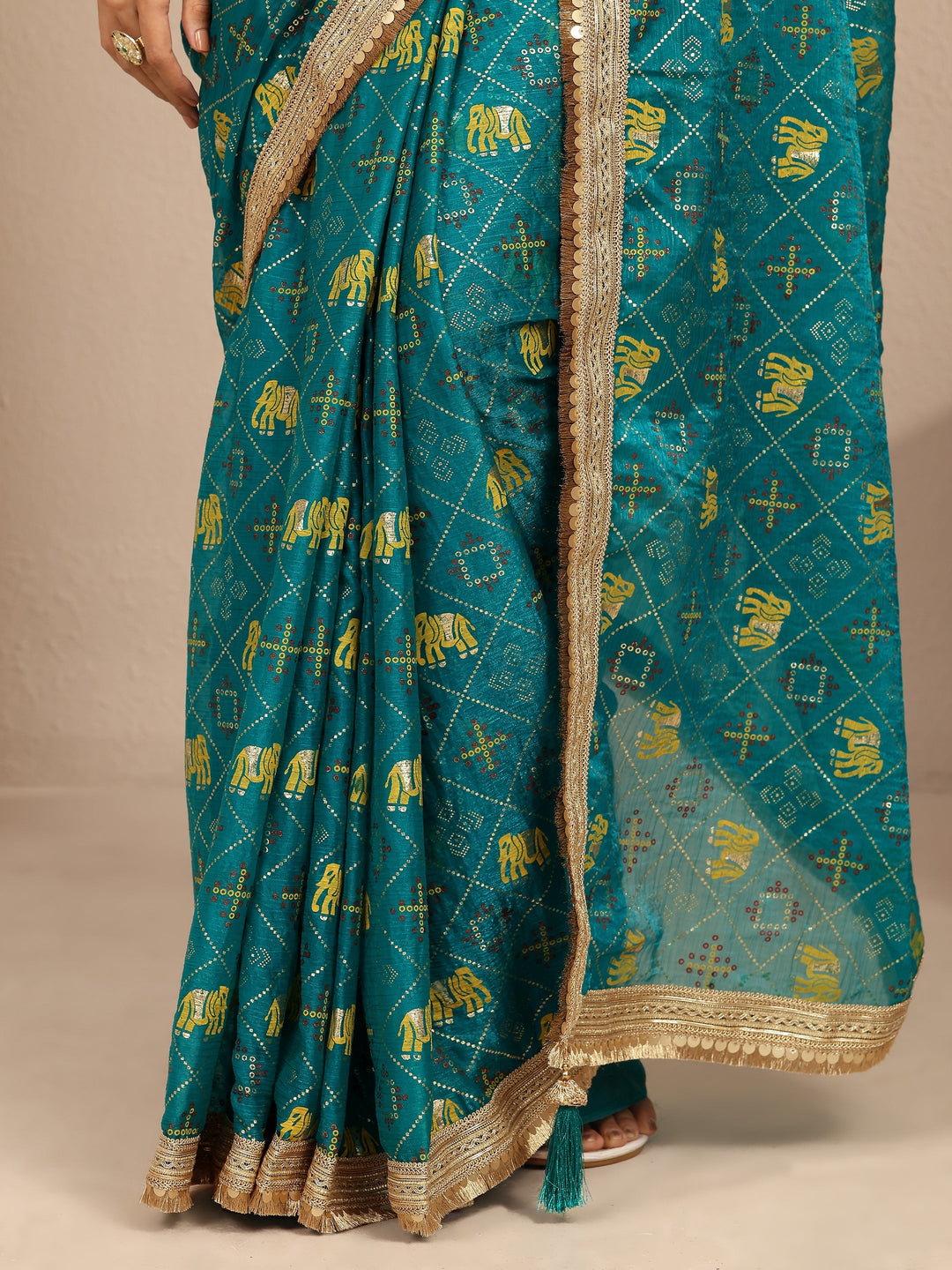 Blue Tribal Printed Silk Blend Saree With Unstitched Blouse Piece