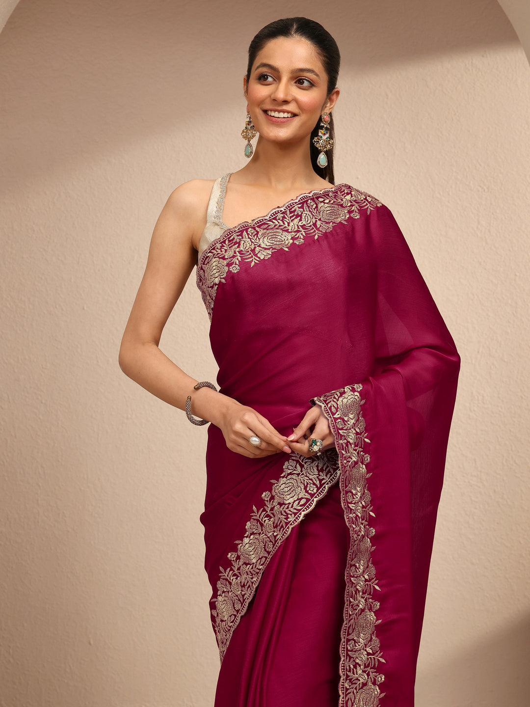 Pink Embroidered Silk Blend Saree With Unstitched Blouse Piece