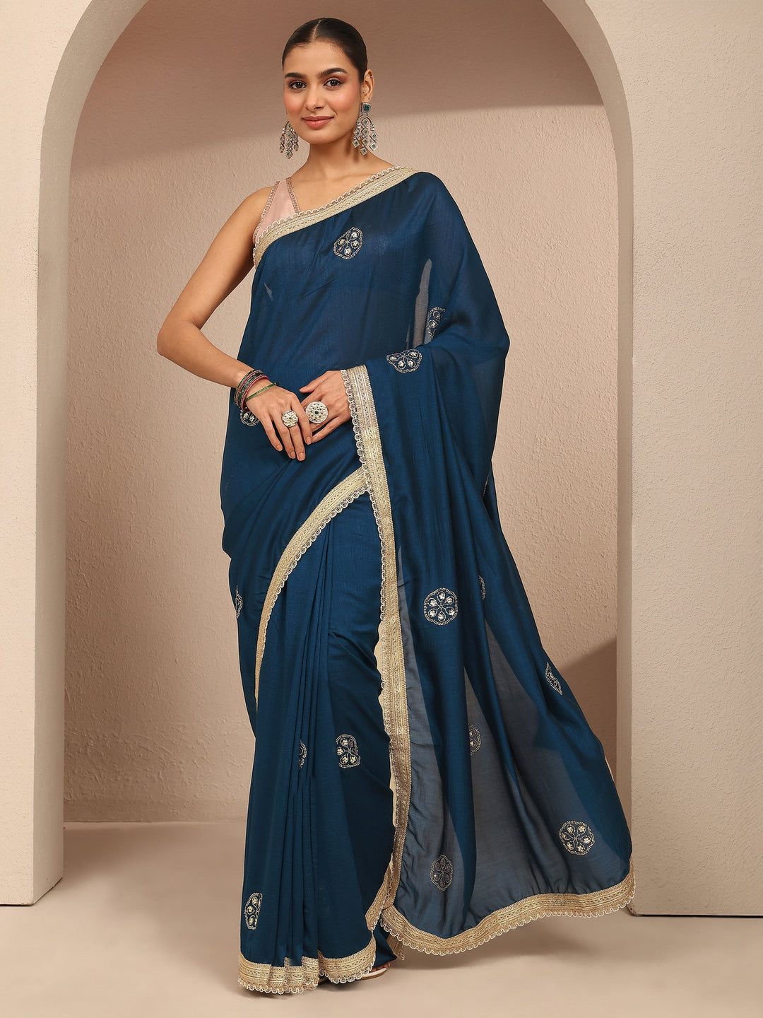 Blue Embellished Silk Blend Saree With Unstitched Blouse Piece