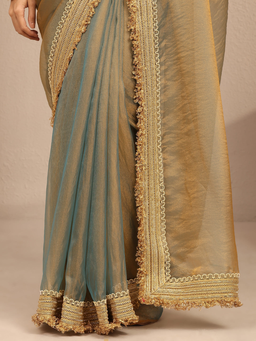 Blue Solid Silk Blend Saree With Unstitched Blouse Piece