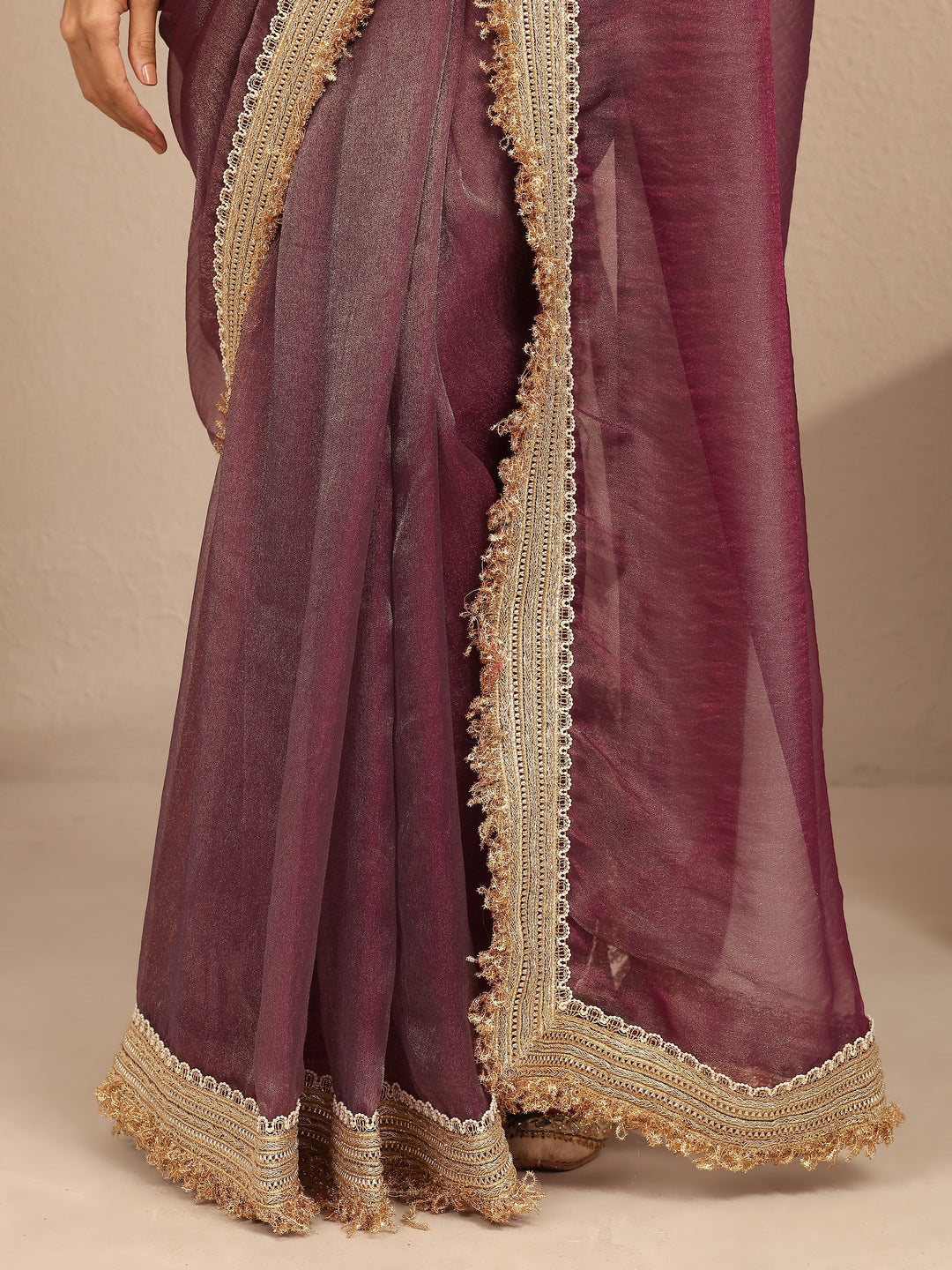 Maroon Solid Silk Blend Saree With Unstitched Blouse Piece