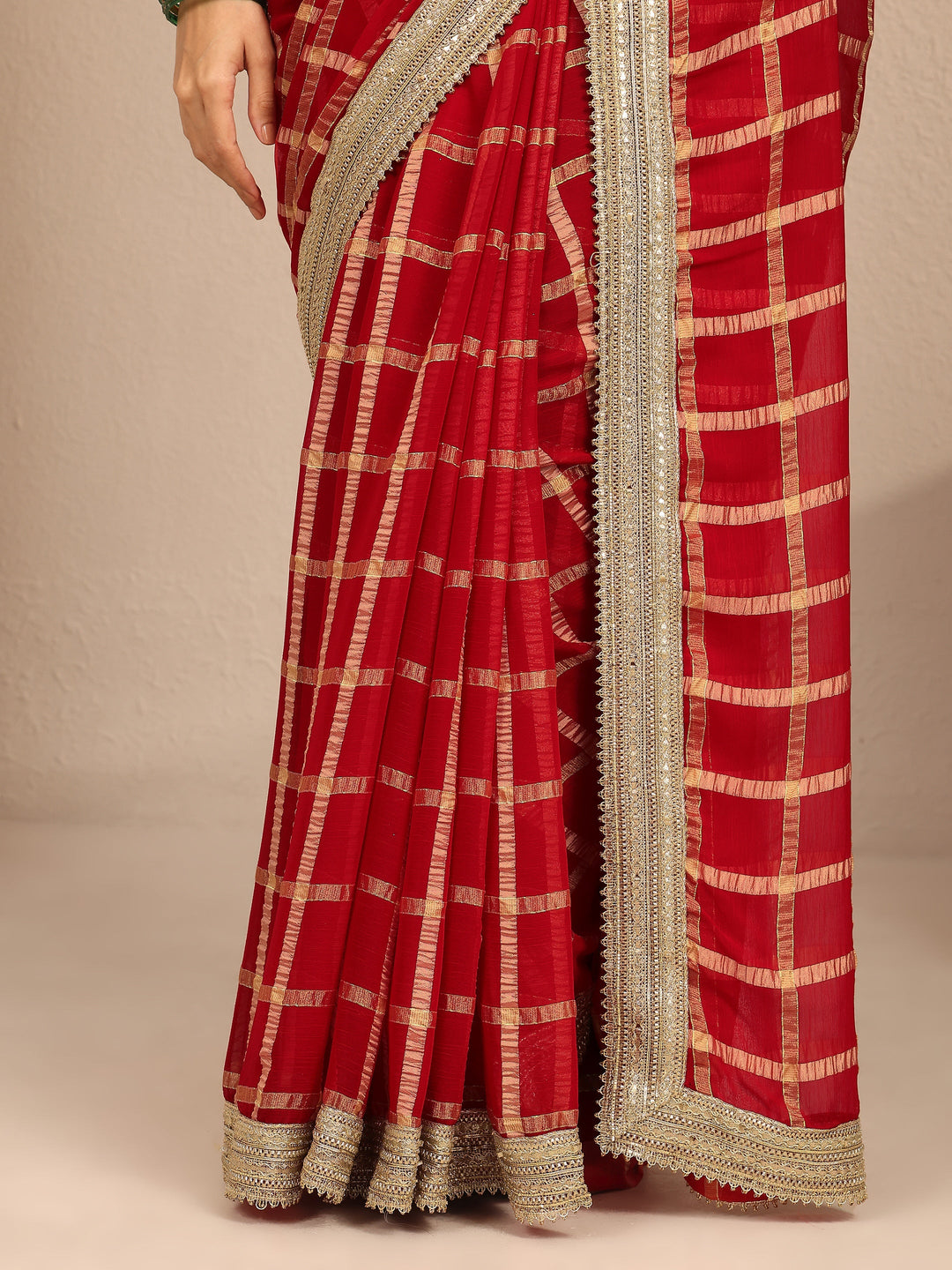 Red Geometric Woven Design Silk Blend Saree With Unstitched Blouse Piece