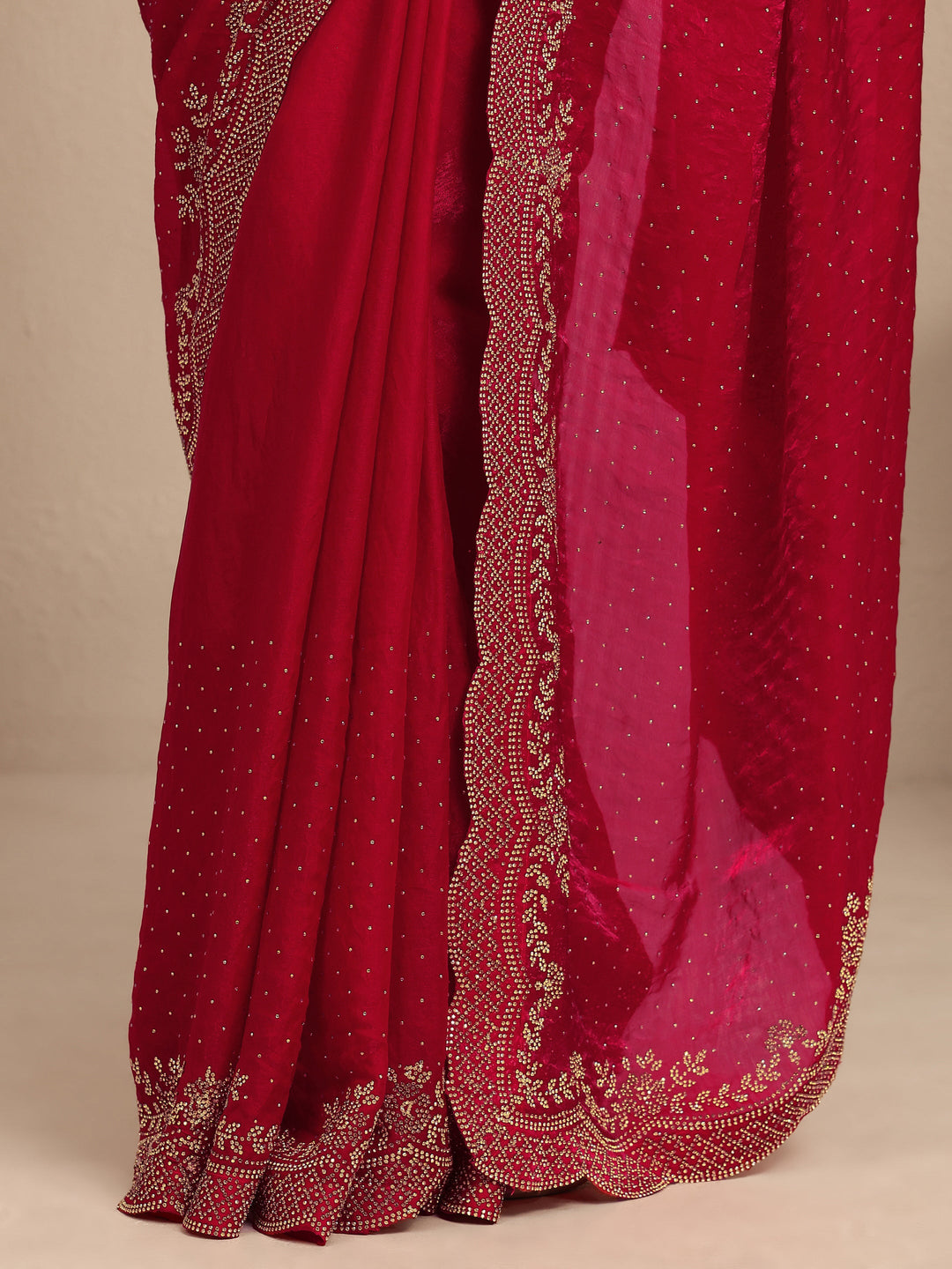 Red Embellished Silk Blend Saree With Unstitched Blouse Piece
