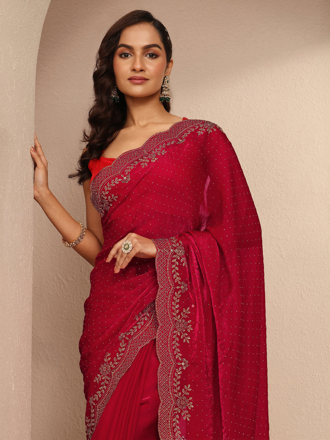 Red Embellished Silk Blend Saree With Unstitched Blouse Piece