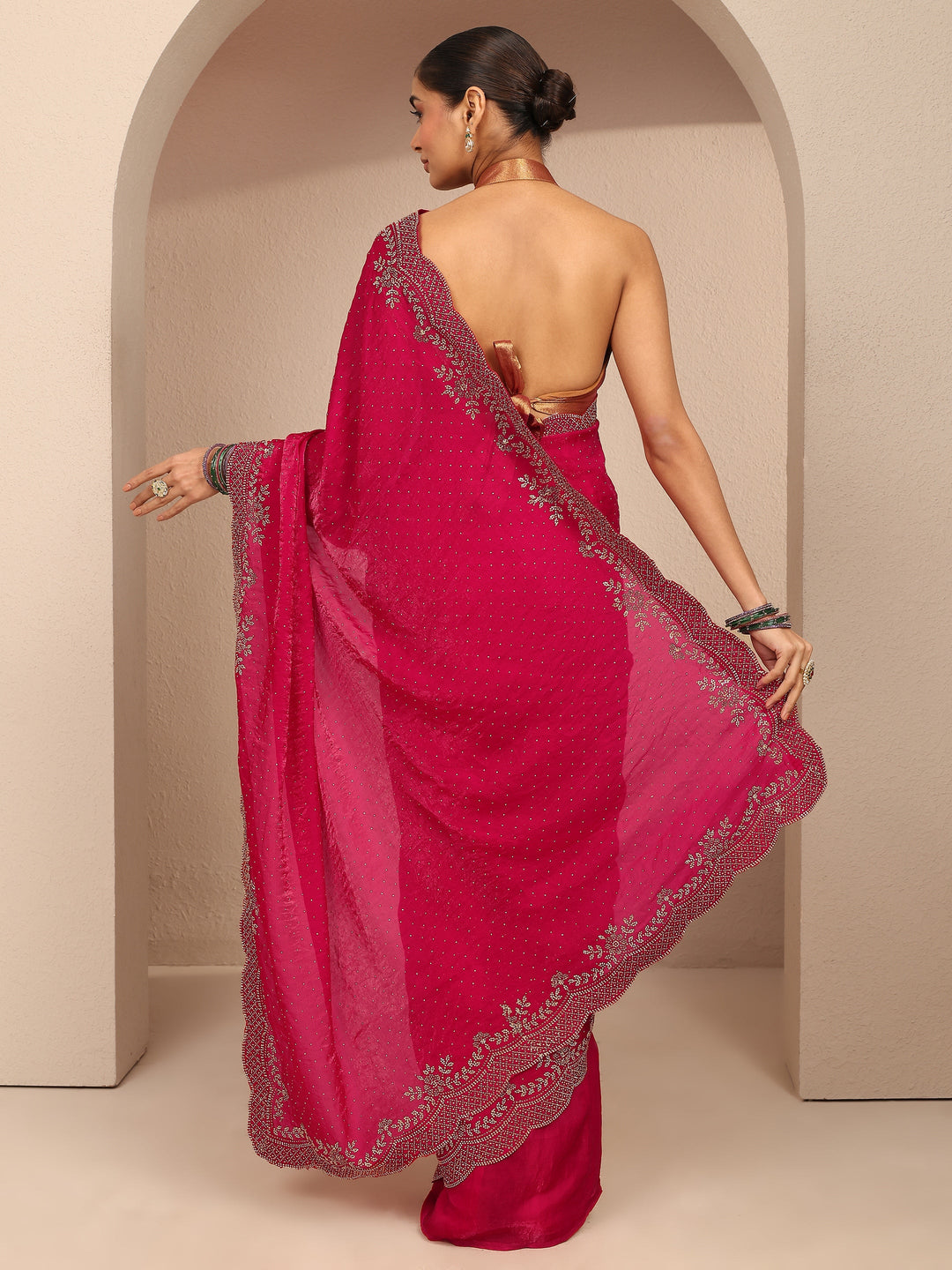Pink Embellished Silk Blend Saree With Unstitched Blouse Piece