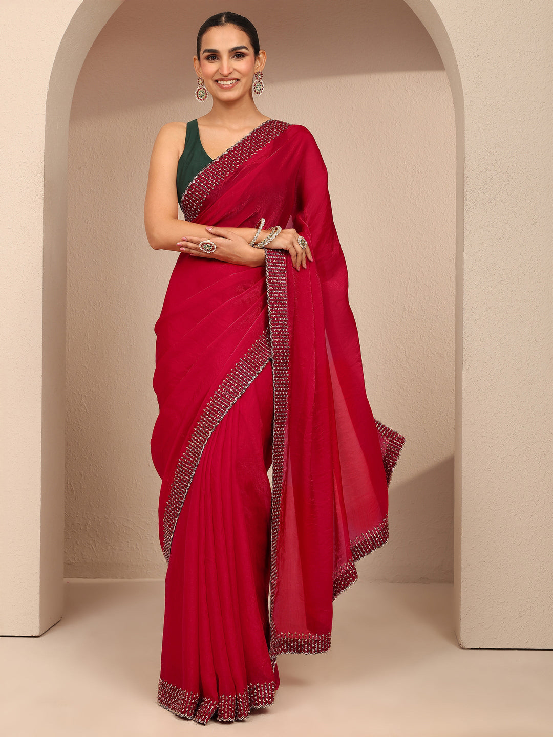 Red Solid Silk Blend Saree With Unstitched Blouse Piece