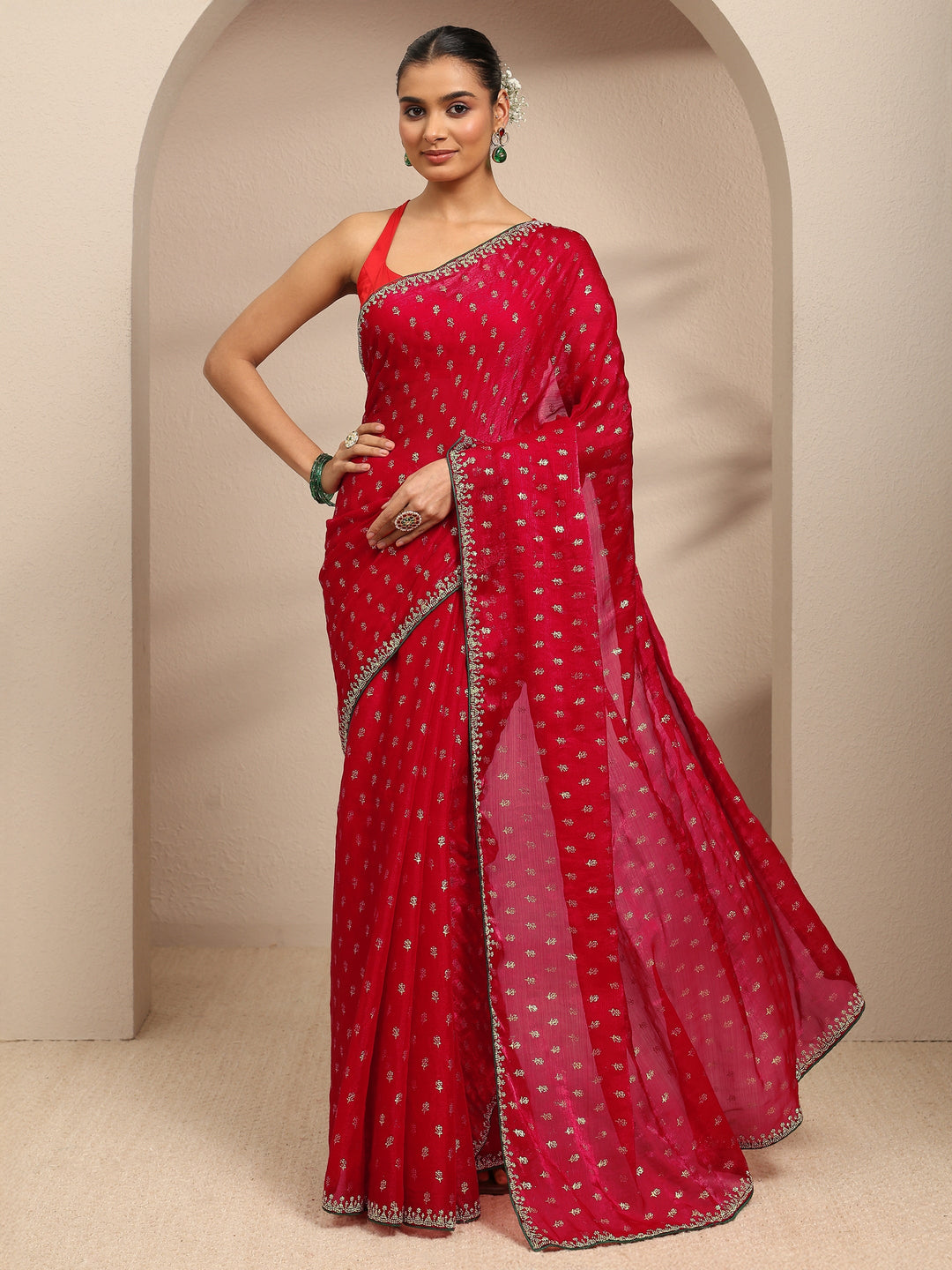 Red Floral Printed Silk Blend Saree With Unstitched Blouse Piece