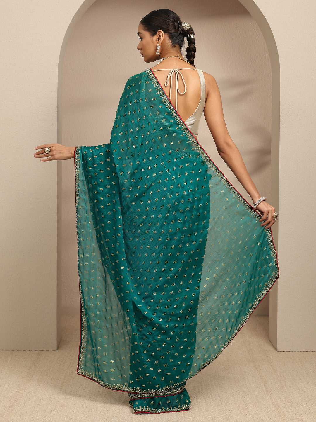 Blue Floral Printed Silk Blend Saree With Unstitched Blouse Piece