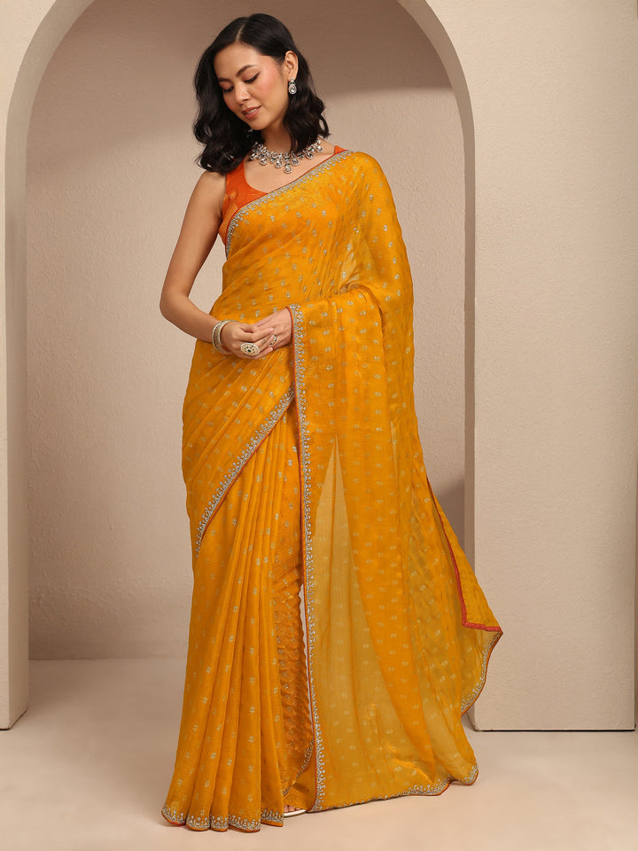 Mustard Printed Silk Blend Saree With Unstitched Blouse Piece