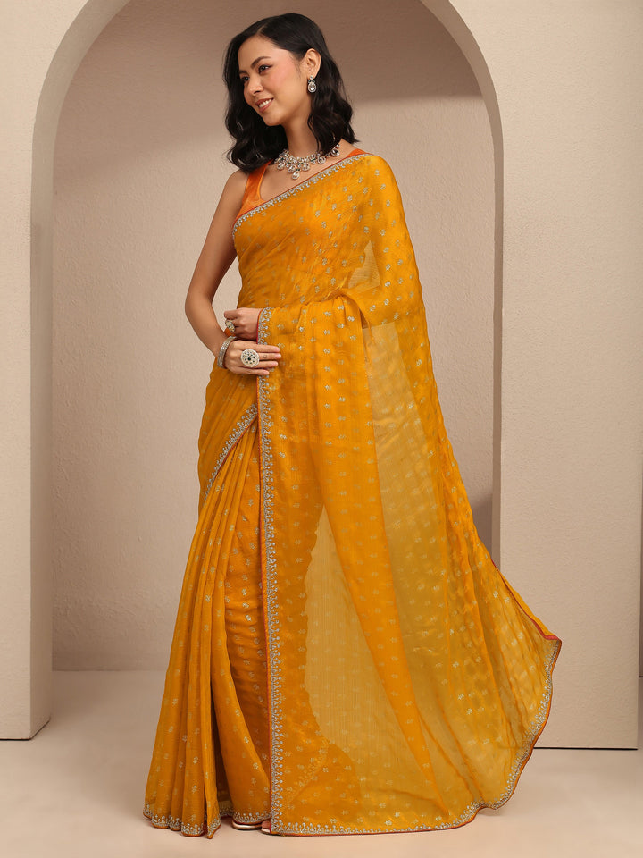 Mustard Printed Silk Blend Saree With Unstitched Blouse Piece