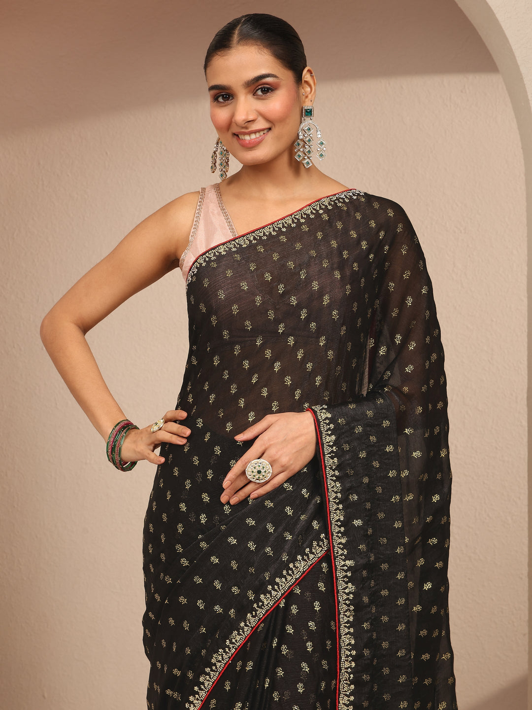 Black Printed Silk Blend Saree With Unstitched Blouse Piece