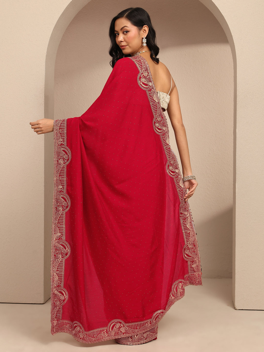 Red Embellished Silk Blend Saree With Unstitched Blouse Piece