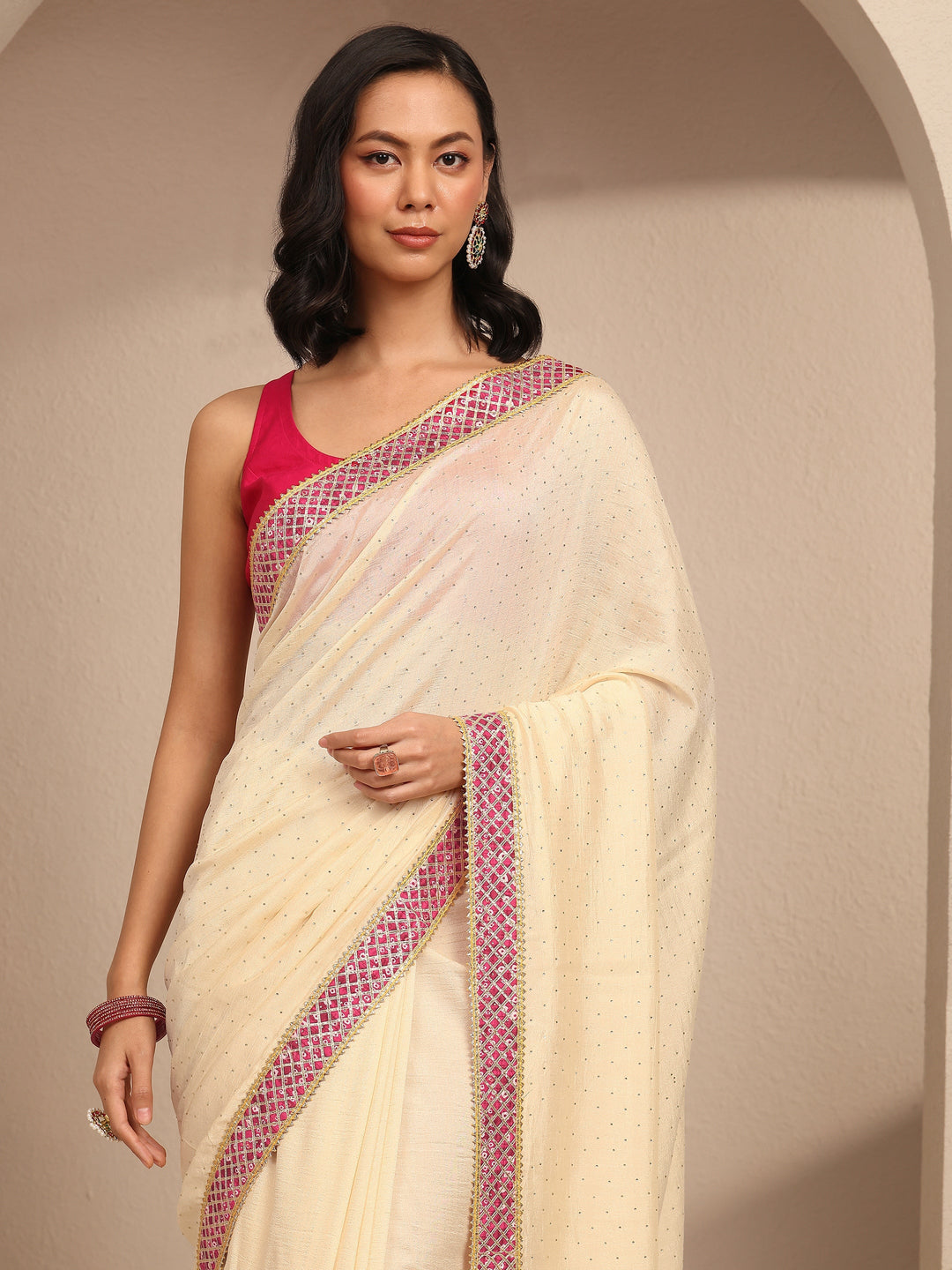 Cream Embellished Silk Blend Saree With Unstitched Blouse Piece