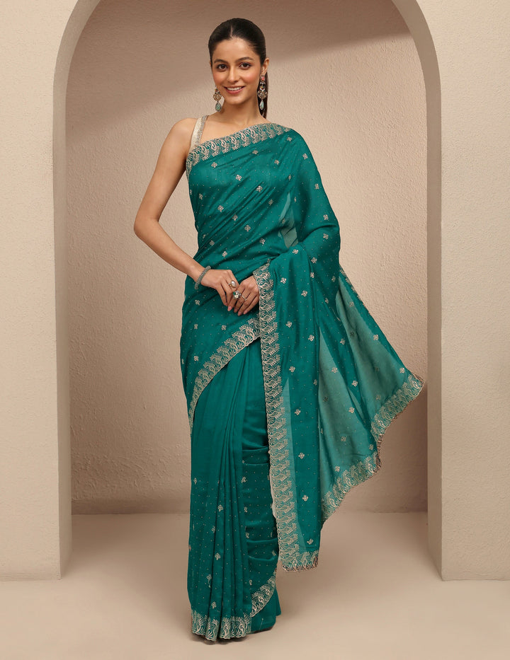 Green Embroidered Silk Blend Saree With Unstitched Blouse Piece
