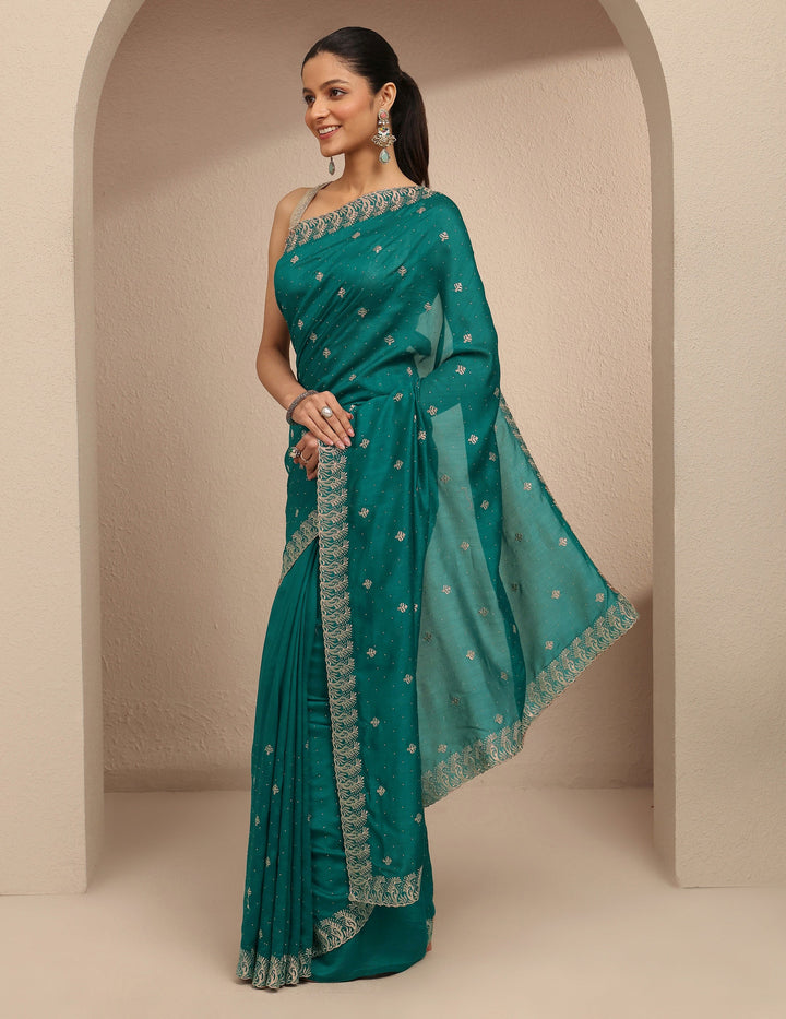 Green Embroidered Silk Blend Saree With Unstitched Blouse Piece