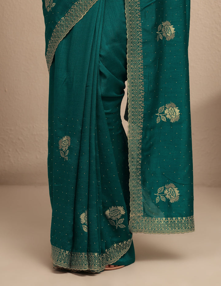 Green Embroidered Silk Blend Saree With Unstitched Blouse Piece