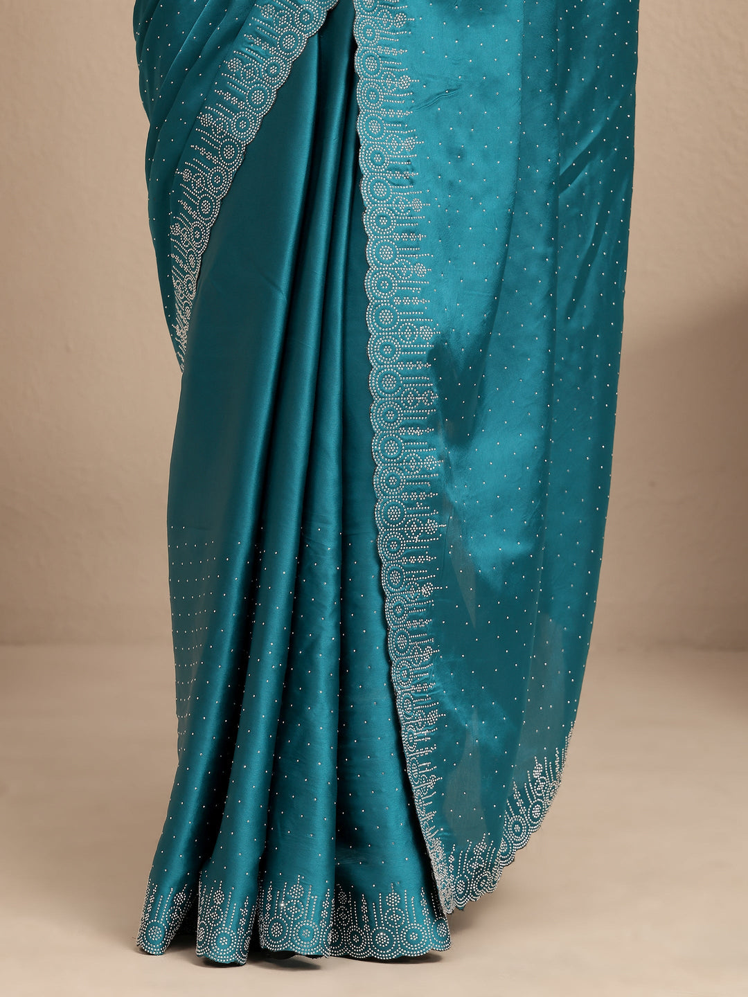 Blue Embellished Silk Blend Saree With Unstitched Blouse Piece