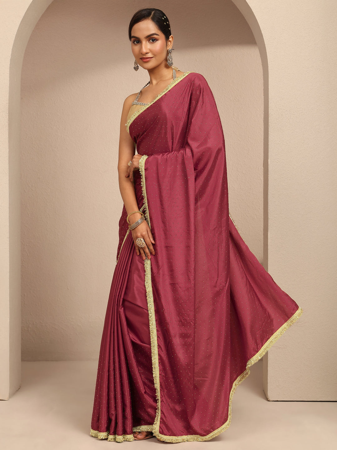 Brown Embellished Silk Blend Saree With Unstitched Blouse Piece