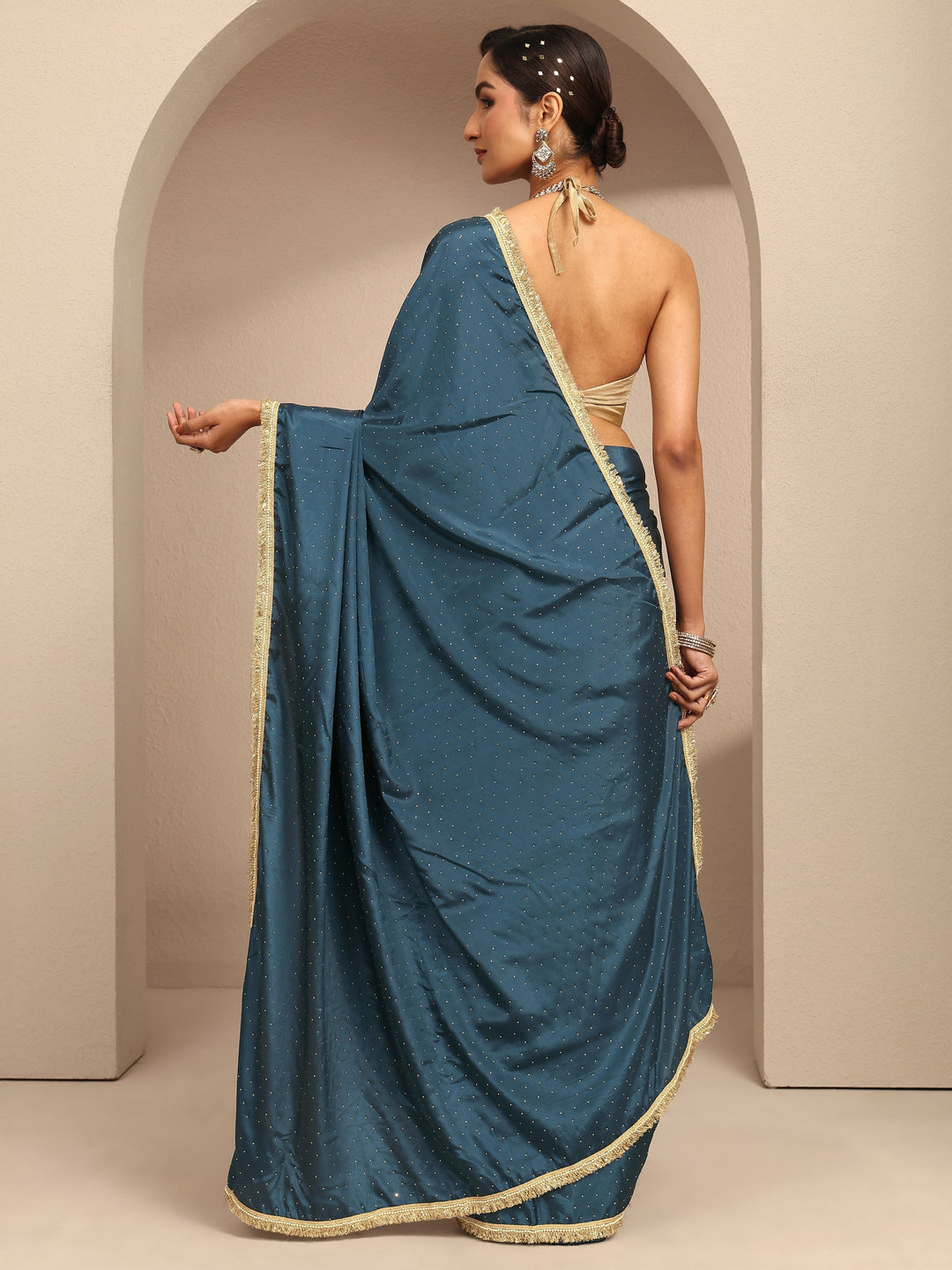 Navy Blue Embellished Silk Blend Saree With Unstitched Blouse Piece