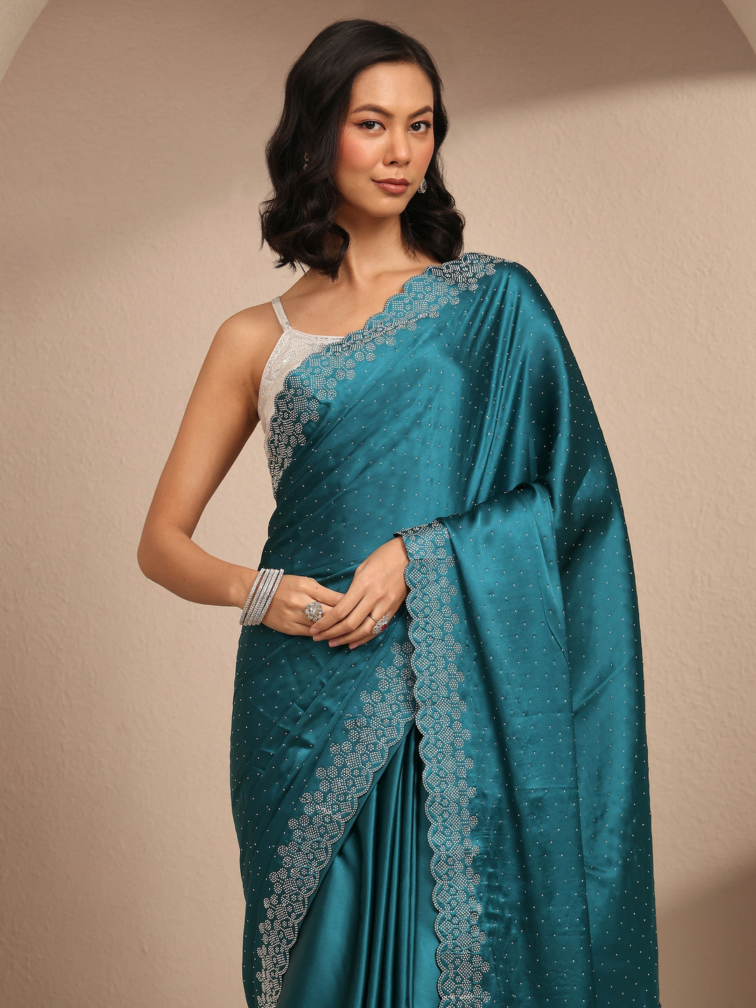 Blue Embellished Silk Blend Saree With Unstitched Blouse Piece