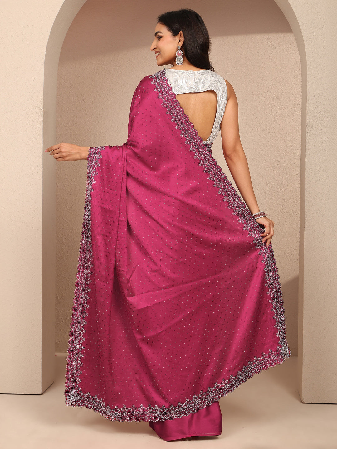 Pink Embellished Silk Blend Saree With Unstitched Blouse Piece