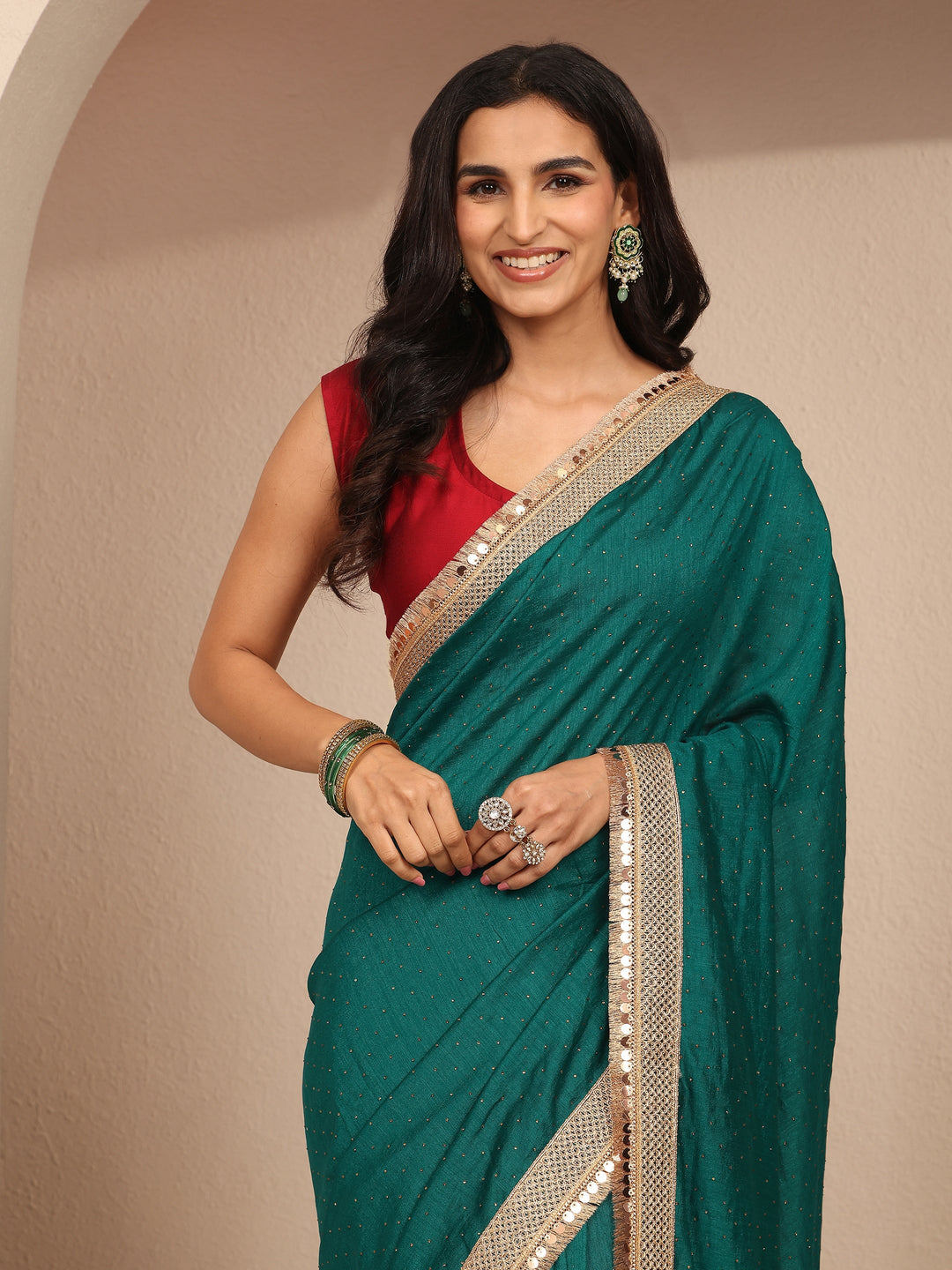 Green Embellished Silk Blend Saree With Unstitched Blouse Piece