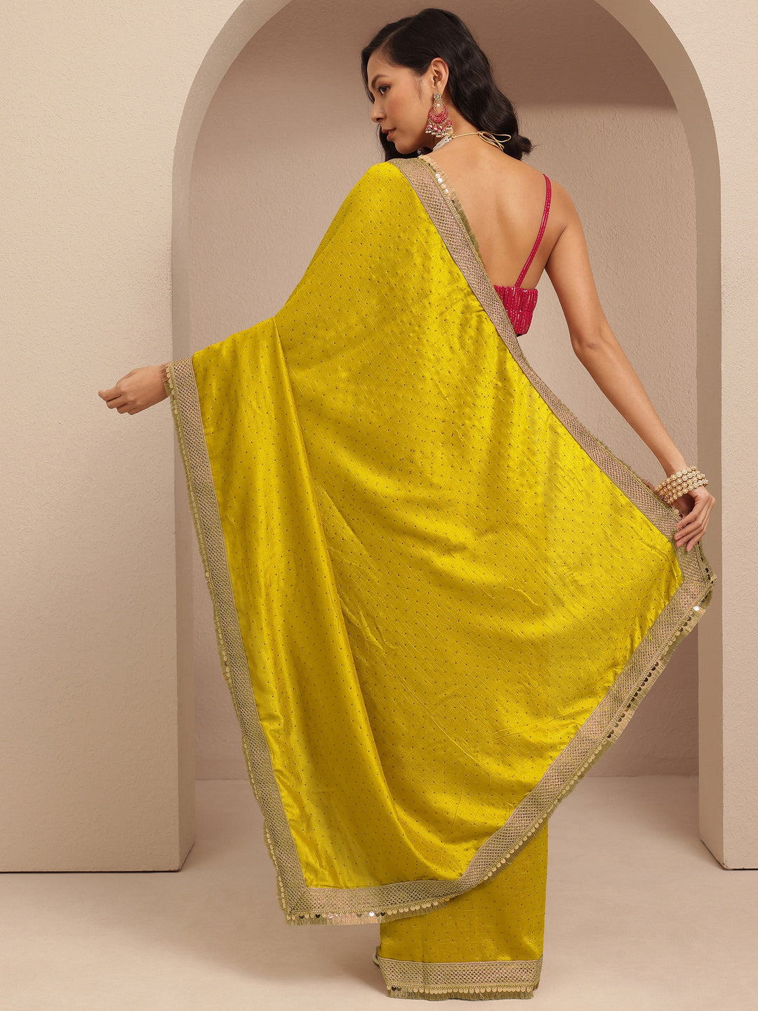 Yellow Embellished Silk Blend Saree With Unstitched Blouse Piece