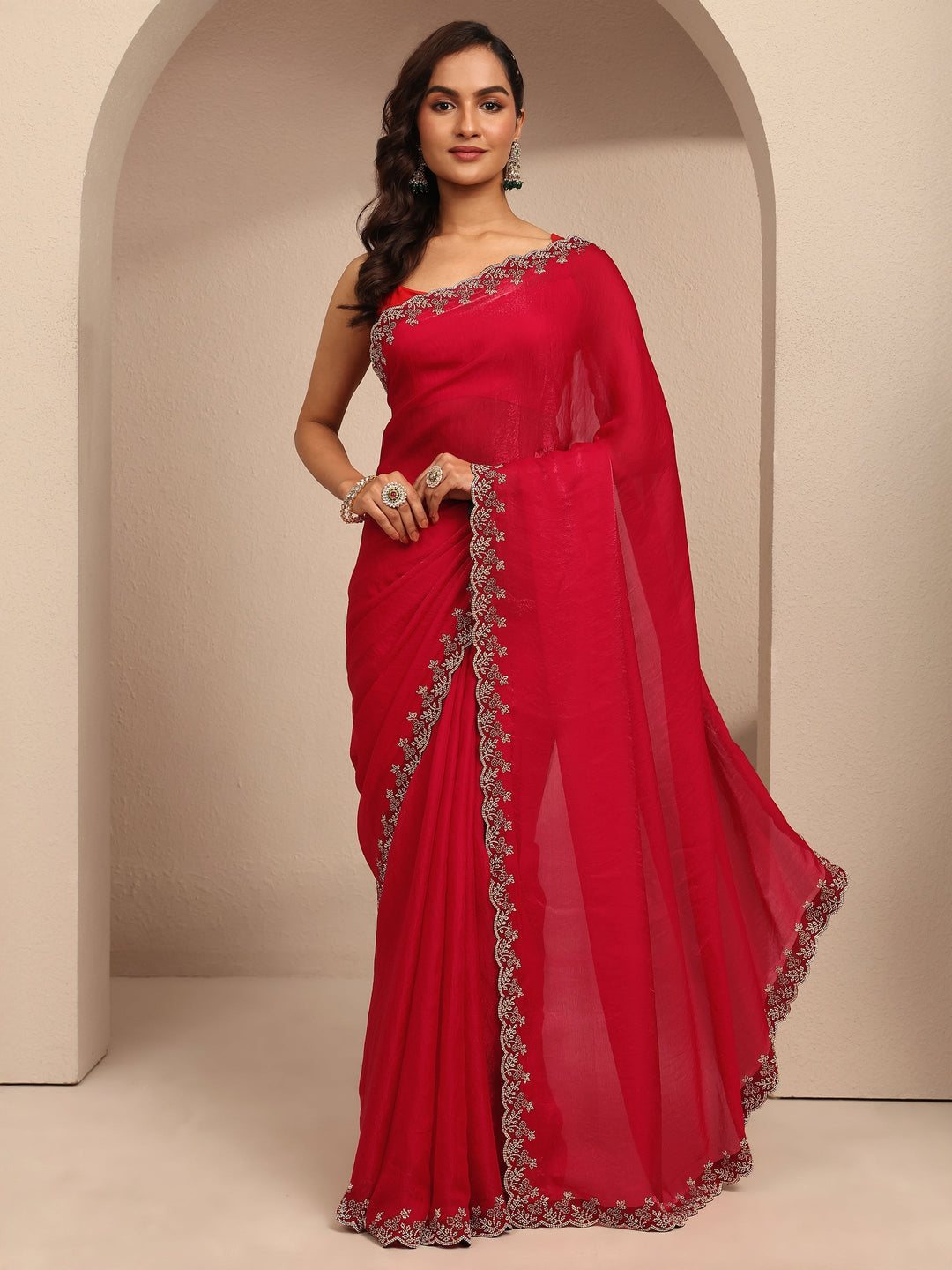 Red Solid Silk Blend Saree With Unstitched Blouse Piece