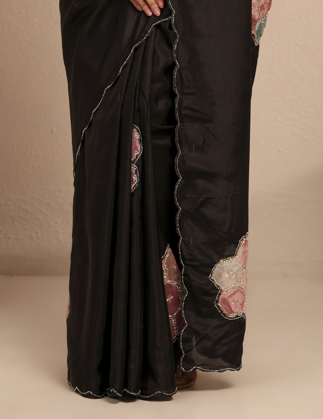 Black Geometric Embellished Silk Blend Saree With Unstitched Blouse Piece