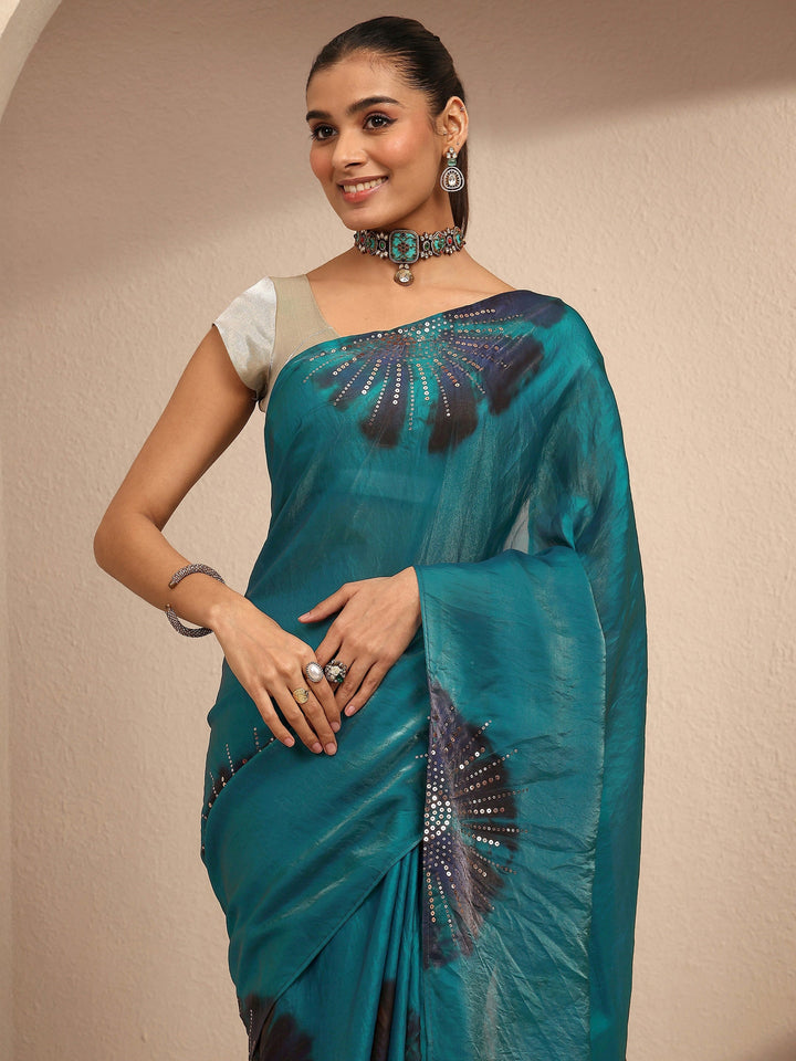 Blue Geometric Embellished Silk Blend Saree With Unstitched Blouse Piece