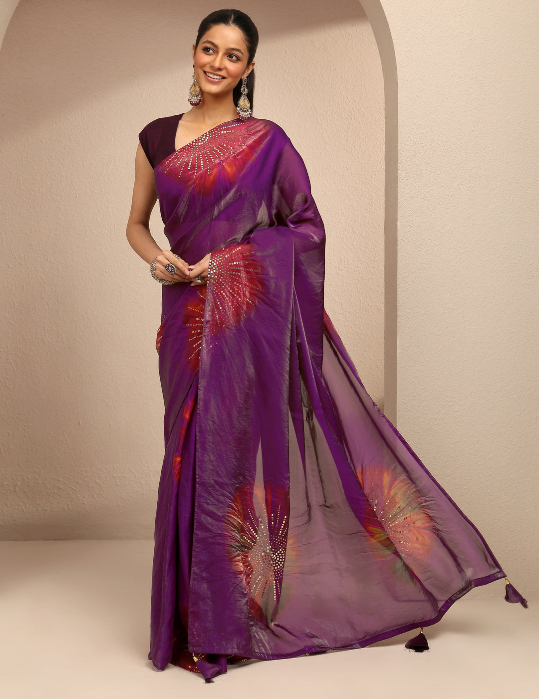 Purple Geometric Embellished Silk Blend Saree With Unstitched Blouse Piece